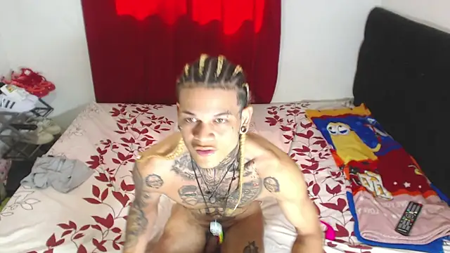 Snapshot of hot_man05 chatting on 02.19.25 hot man05 online show from 02.19.25