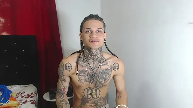 Snapshot of hot_man05 chatting on 03.02.25 hot man05 online show from 03.02.25