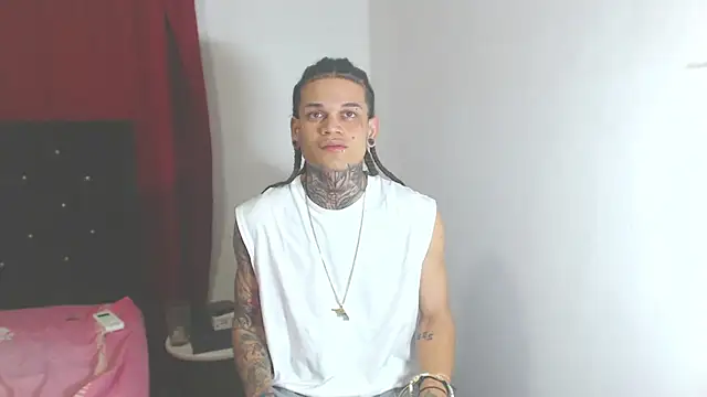 Snapshot of hot_man05 chatting on 03.08.25 hot man05 online show from 03.08.25