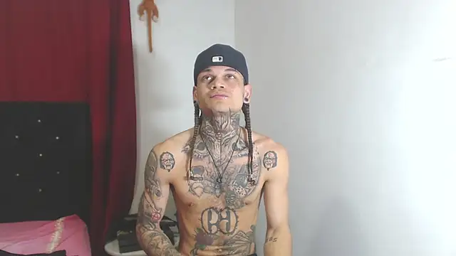 Snapshot of hot_man05 chatting on 03.14.25 hot man05 online show from 03.14.25