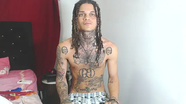 Snapshot of hot_man05 chatting on 03.16.25 hot man05 online show from 03.16.25