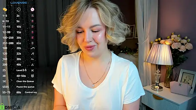 Snapshot of Nikki_Kai chatting on 09.16.25 Nikki Kai online show from 09.16.25