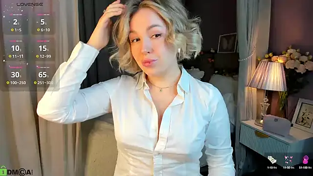 Snapshot of Nikki_Kai chatting on 09.18.25 Nikki Kai online show from 09.18.25