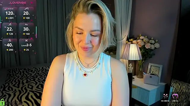 Snapshot of Nikki_Kai chatting on 10.20.25 Nikki Kai online show from 10.20.25