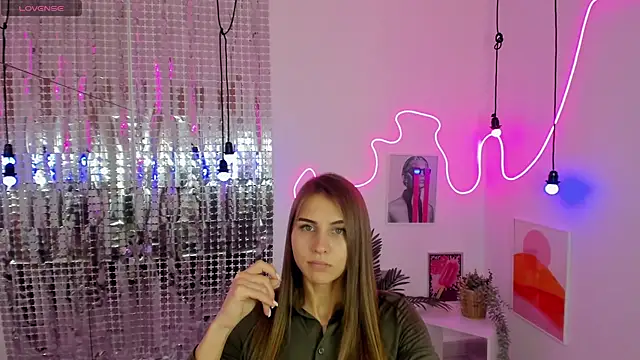 Snapshot of CharmBianca chatting on 01.30.25 CharmBianca online show from 01.30.25