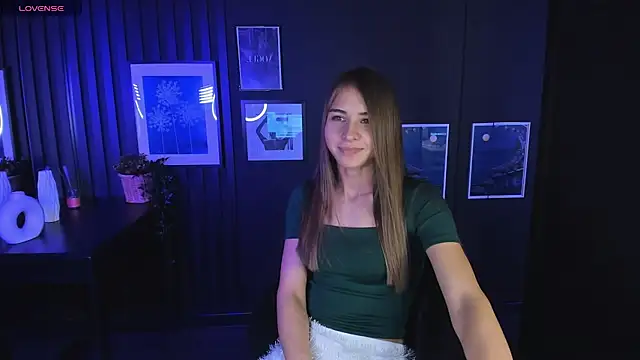 Snapshot of CharmBianca chatting on 02.01.25 CharmBianca online show from 02.01.25