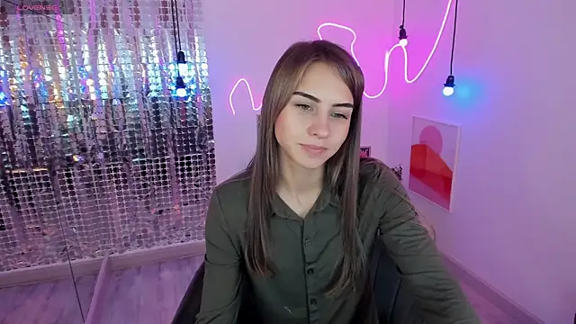 Snapshot of CharmBianca chatting on 02.09.25 CharmBianca online show from 02.09.25