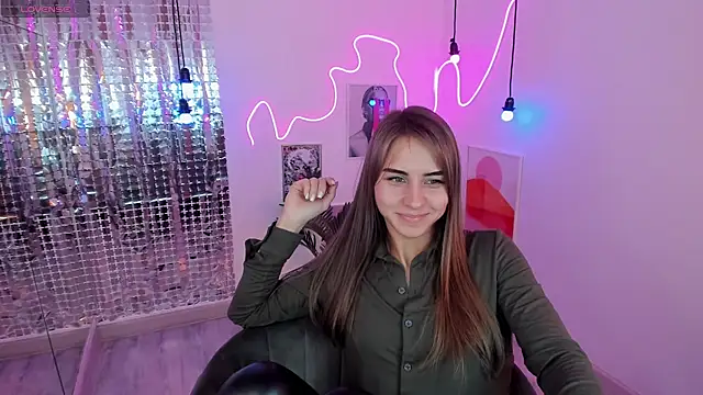 Snapshot of CharmBianca chatting on 02.09.25 CharmBianca online show from 02.09.25