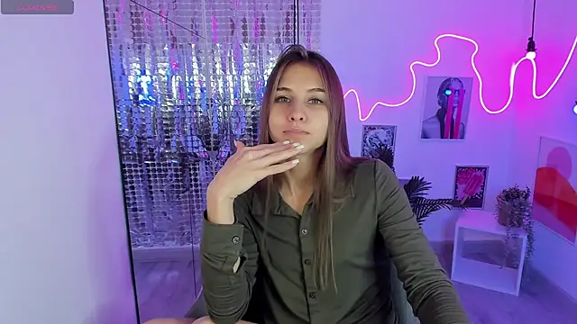 Snapshot of CharmBianca chatting on 02.14.25 CharmBianca online show from 02.14.25