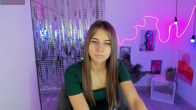 Snapshot of CharmBianca chatting on 02.15.25 CharmBianca online show from 02.15.25