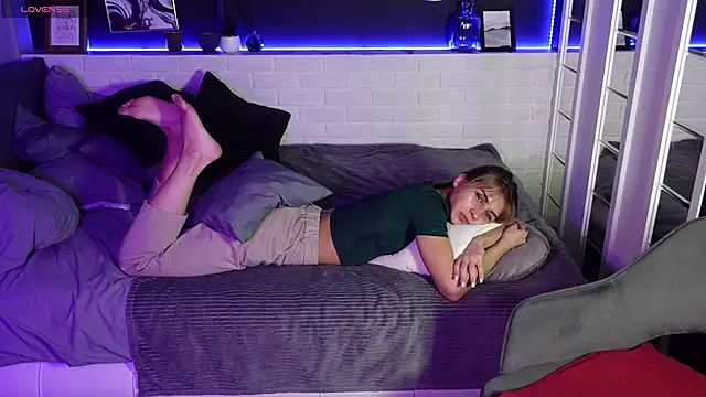 Snapshot of CharmBianca chatting on 02.22.25 CharmBianca online show from 02.22.25