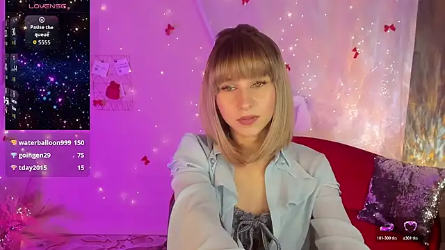 Snapshot of CharmBianca chatting on 12.05.25 CharmBianca online show from 12.05.25