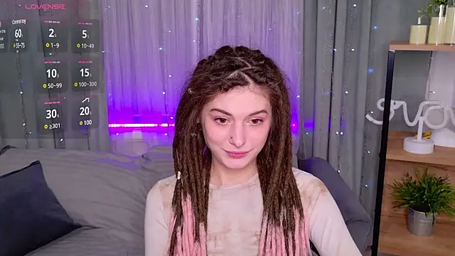 Snapshot of AnTikaMy chatting on 02.19.25 AnTikaMy online show from 02.19.25