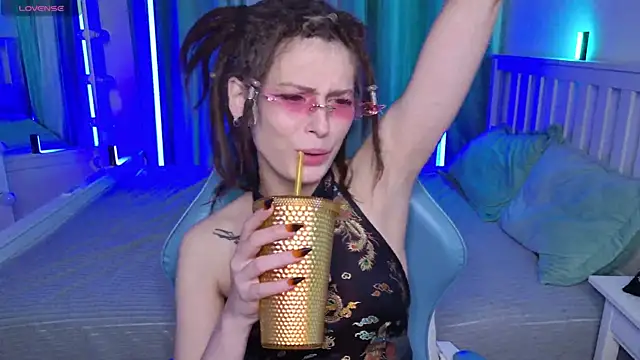 Snapshot of AnTikaMy chatting on 10.07.25 AnTikaMy online show from 10.07.25