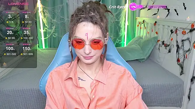 Snapshot of AnTikaMy chatting on 10.18.25 AnTikaMy online show from 10.18.25