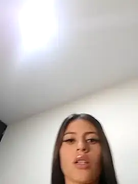 vanessacardena14 online show from 01.30.25