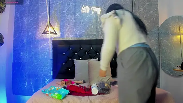 emberhodson online show from 09.10.25