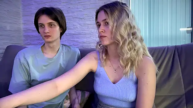 Snapshot of amandatalk chatting on 11.10.25 amandatalk online show from 11.10.25