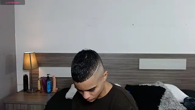 Liiamthompson online show from 12.22.25