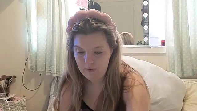 Demi WelshX online show from 11.24.25