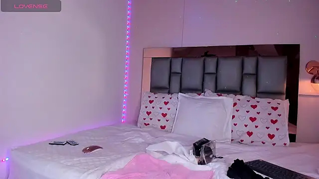 SofiArias online show from 02.16.26