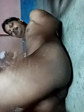 Snapshot of romantictubai chatting on 03.17.25 romantictubai online show from 03.17.25