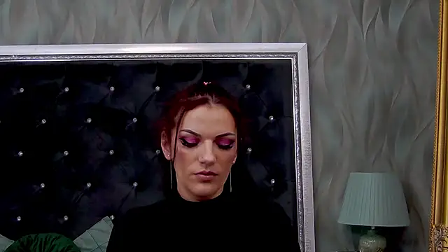 Snapshot of LissaAnn chatting on 02.19.25 LissaAnn online show from 02.19.25