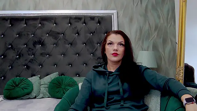 Snapshot of LissaAnn chatting on 02.27.25 LissaAnn online show from 02.27.25