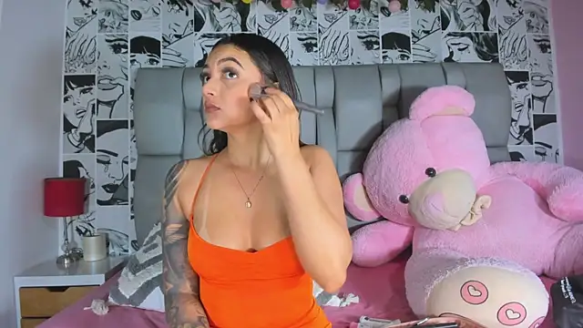 Snapshot of LucyRosse chatting on 04.19.26 LucyRosse online show from 04.19.26