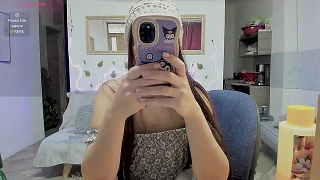 IZZY BEAUTIFUL online show from 02.28.25