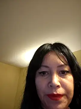 Snapshot of KellyPerlaxxx chatting on 10.31.25 KellyPerlaxxx online show from 10.31.25