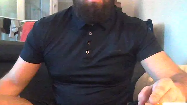 Snapshot of Zer_oki chatting on 12.19.25 Zer oki online show from 12.19.25