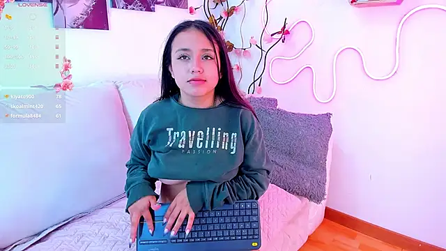 sophie moonnn online show from 03.05.25