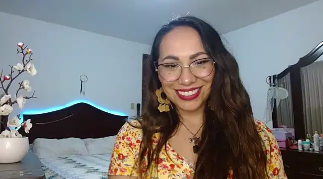 Snapshot of AloLovely_ chatting on 02.18.25 AloLovely online show from 02.18.25