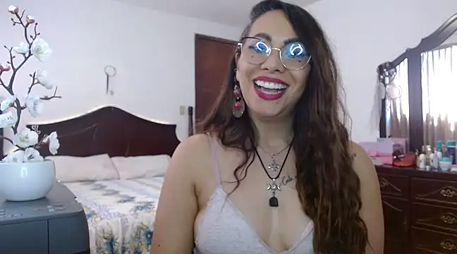 Snapshot of AloLovely_ chatting on 03.18.25 AloLovely online show from 03.18.25