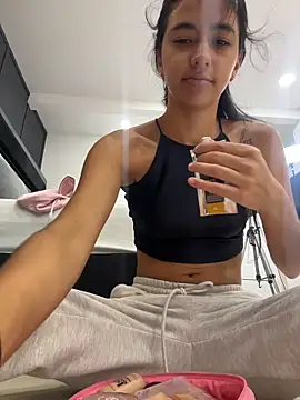 Snapshot of eva_roseee chatting on 04.16.26 eva roseee online show from 04.16.26