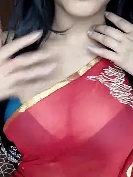 Snapshot of simi_love chatting on 02.13.25 simi love online show from 02.13.25