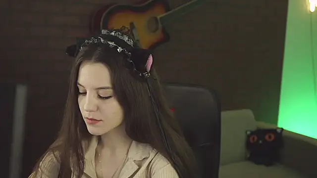 Snapshot of MilaStoyne chatting on 02.12.25 MilaStoyne online show from 02.12.25