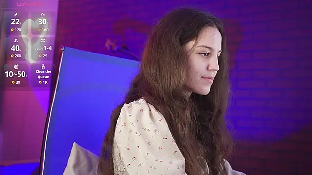 Snapshot of MilaStoyne chatting on 11.10.25 MilaStoyne online show from 11.10.25