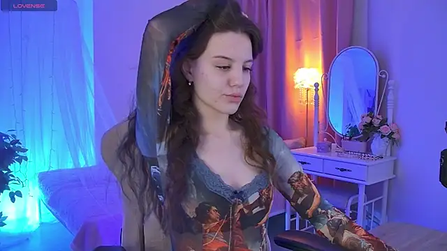 Snapshot of MilaStoyne chatting on 11.24.25 MilaStoyne online show from 11.24.25