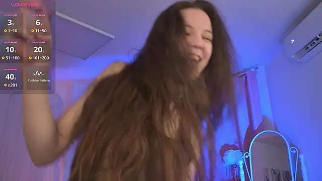 Snapshot of MilaStoyne chatting on 12.05.25 MilaStoyne online show from 12.05.25