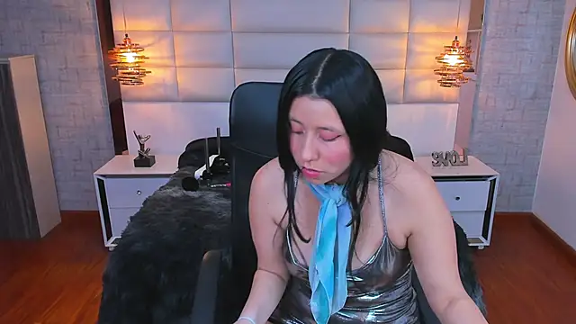 Nohemi louse online show from 01.31.26