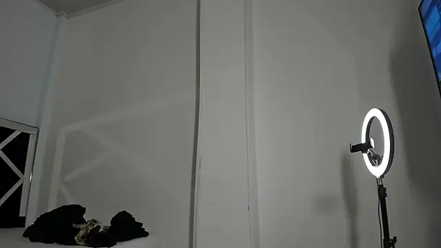 Annyrosee online show from 02.08.25