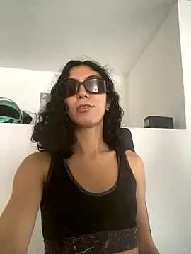 Snapshot of allicemackenzie chatting on 09.17.25 allicemackenzie online show from 09.17.25