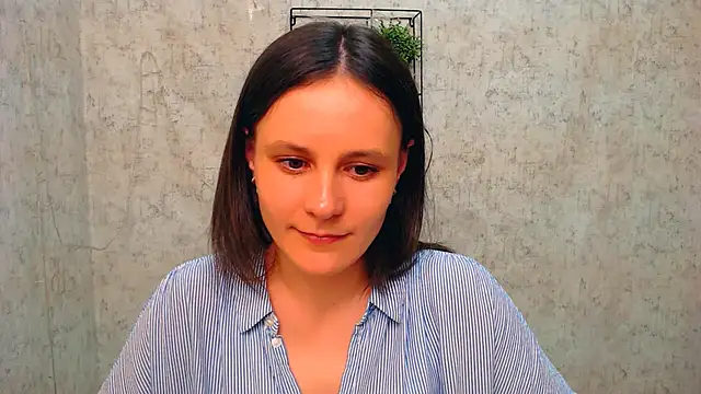 Snapshot of ValeriaHeart_ chatting on 02.21.25 ValeriaHeart online show from 02.21.25