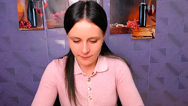 Snapshot of ValeriaHeart_ chatting on 03.19.25 ValeriaHeart online show from 03.19.25