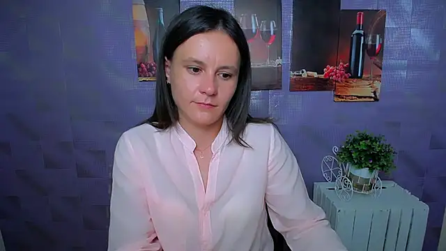 Snapshot of ValeriaHeart_ chatting on 09.11.25 ValeriaHeart online show from 09.11.25