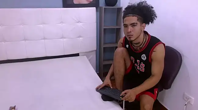 LihanJor 23 online show from 02.13.25