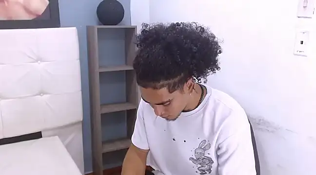 LihanJor 23 online show from 02.15.25