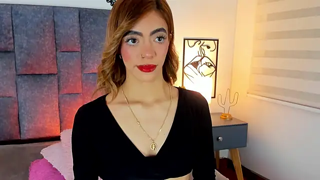 Snapshot of Violetta_Ficher chatting on 06.21.26 Violetta Ficher online show from 06.21.26